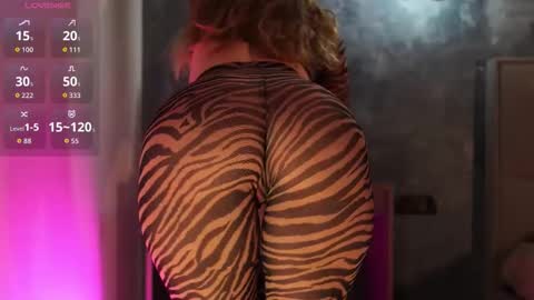 misskristel online show from November 2025 11:33:02 AM