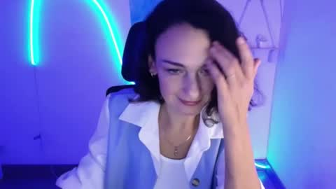 Christina online show from October 2025 11:33:02 AM