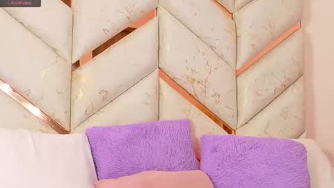 lyly  independient model online show from April 2026 05:43:01 PM