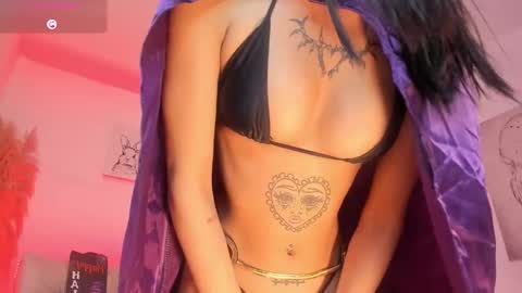 Linda  online show from October 2025 09:27:01 PM