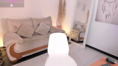 Snapshot of misslinda_ chatting on April 2026 08:44:01 PM Linda online show from April 2026 08:44:01 PM