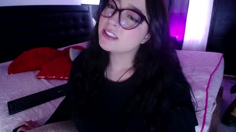 Snapshot of missloise chatting on December 2024 03:59:02 PM Miss Loise online show from December 2024 03:59:02 PM