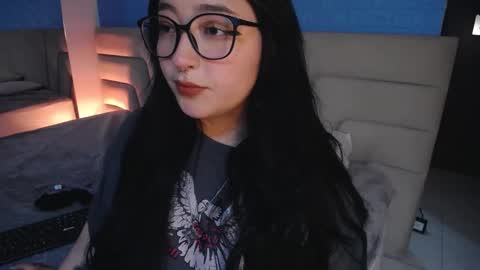 Snapshot of missloise chatting on October 2025 04:11:01 AM Miss Loise online show from October 2025 04:11:01 AM