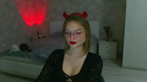 OneGoddess online show from October 2025 06:48:01 PM