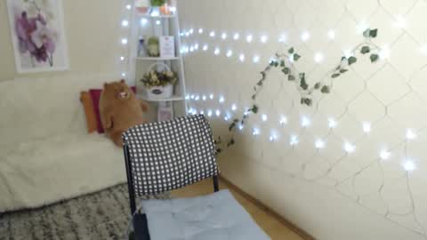 Snapshot of missmelons_ chatting on December 2024 03:35:01 PM Li  online show from December 2024 03:35:01 PM