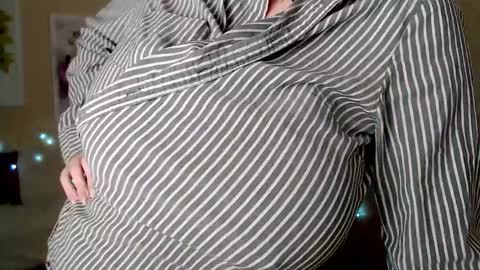 Snapshot of missmelons_ chatting on January 2025 06:24:02 PM Li  online show from January 2025 06:24:02 PM