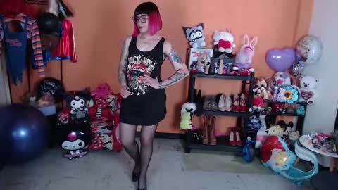 Snapshot of missmia2 chatting on November 2025 03:45:02 PM Miss Mia online show from November 2025 03:45:02 PM