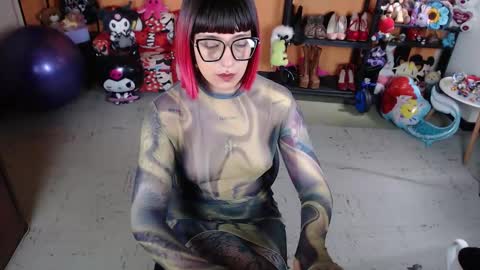 Snapshot of missmia2 chatting on November 2025 01:45:01 PM Miss Mia online show from November 2025 01:45:01 PM