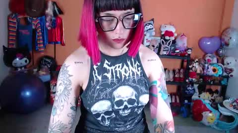 Snapshot of missmia2 chatting on November 2025 01:43:01 PM Miss Mia online show from November 2025 01:43:01 PM