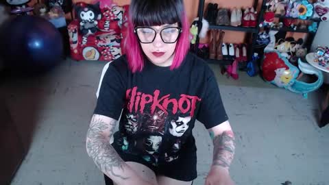 Snapshot of missmia2 chatting on November 2025 09:53:02 AM Miss Mia online show from November 2025 09:53:02 AM