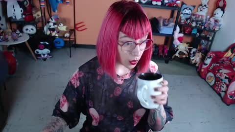 Miss Mia online show from April 2026 12:43:01 PM