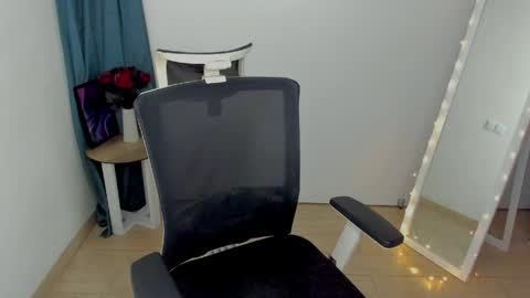 Snapshot of missmiamiss chatting on May 2026 01:05:02 PM Mia online show from May 2026 01:05:02 PM