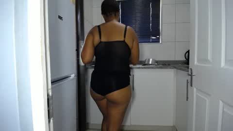 mimmi online show from February 2025 10:07:02 AM