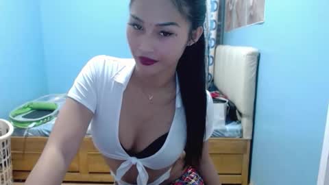 missminervaa online show from April 2026 05:32:01 PM