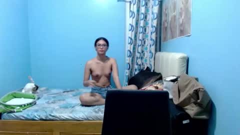 missminervaa online show from April 2026 08:09:02 PM