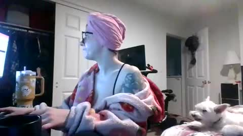 MissMona online show from April 2026 11:00:01 AM