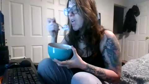 MissMona online show from April 2026 10:20:02 AM