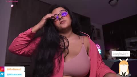 Snapshot of missmoonn chatting on September 2025 11:48:01 PM MissMoon online show from September 2025 11:48:01 PM