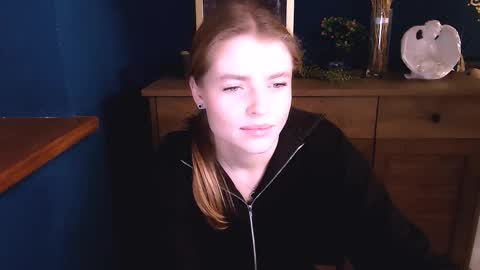 Olivia online show from November 2025 03:24:02 PM