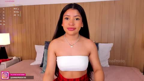 Emma Prada online show from November 2025 01:22:01 PM