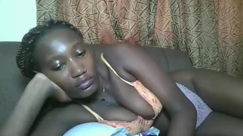 Snapshot of missprettygal chatting on November 2025 10:12:02 AM pretty gal online show from November 2025 10:12:02 AM