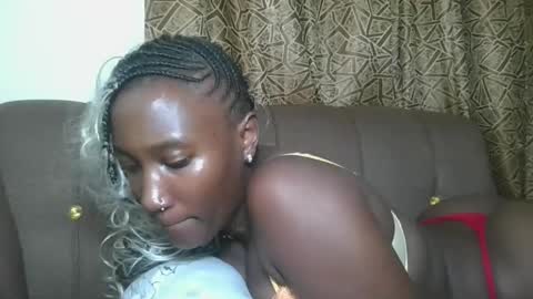 Snapshot of missprettygal chatting on November 2025 08:19:02 PM pretty gal online show from November 2025 08:19:02 PM