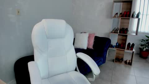 Snapshot of missrhodes1 chatting on December 2025 08:13:01 PM Miss Rhodes online show from December 2025 08:13:01 PM