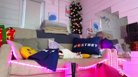 . online show from December 2024 08:41:02 AM