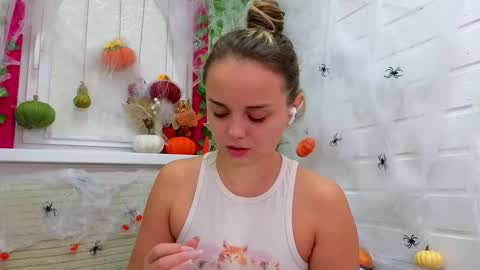 . online show from October 2025 07:42:01 AM