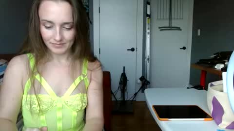Snapshot of misssummerwest chatting on January 2025 05:53:01 PM Summer West online show from January 2025 05:53:01 PM