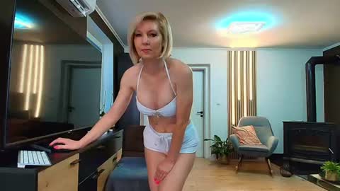 Snapshot of misstayaxxx chatting on June 2026 03:31:02 AM misstayaxxx online show from June 2026 03:31:02 AM