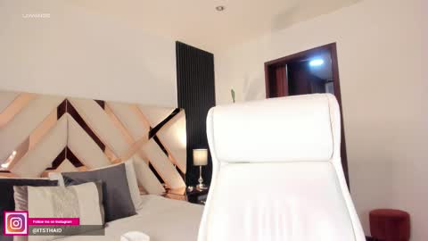 Fernanda Davila online show from February 2026 10:17:01 PM