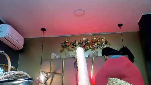 Victoria  online show from April 2026 12:04:01 AM