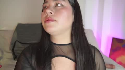 Pau OFmissweetpeach online show from January 2026 12:05:01 AM