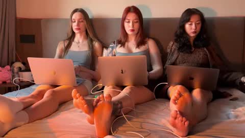 misswishh online show from March 2026 04:07:01 PM