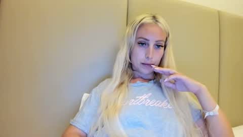 Snapshot of missy_matrix chatting on November 2025 05:24:02 PM Missy matrix online show from November 2025 05:24:02 PM