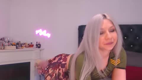 Snapshot of missycrystal chatting on April 2026 06:47:01 PM Crystal online show from April 2026 06:47:01 PM