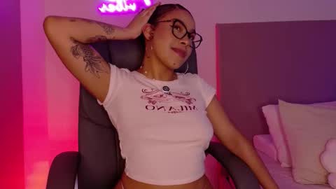 Missy Gainer online show from November 2025 03:14:02 PM