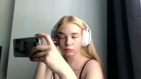 Snapshot of missyrattana chatting on July 2026 05:23:02 AM Lucy online show from July 2026 05:23:02 AM