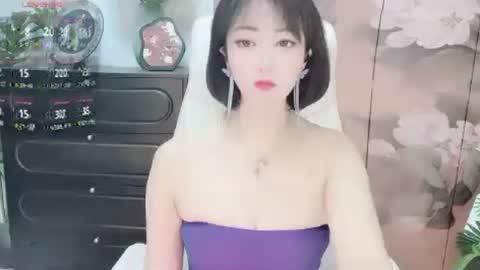 Snapshot of mist_lili chatting on June 2026 02:25:02 PM Mist Lili online show from June 2026 02:25:02 PM