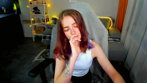 Hi everyone Im Tina online show from September 2025 04:28:02 PM