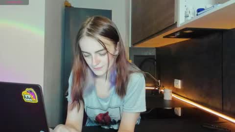 Hi everyone Im Tina online show from September 2025 05:24:01 PM