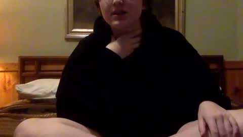 Snapshot of mistress_callie chatting on May 2026 02:08:02 AM Lassie Cassie online show from May 2026 02:08:02 AM