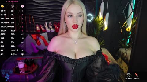 Snapshot of mistress_darsy chatting on January 2025 05:18:01 PM Darsy online show from January 2025 05:18:01 PM