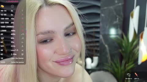 Snapshot of mistress_darsy chatting on February 2025 06:08:01 AM Darsy online show from February 2025 06:08:01 AM