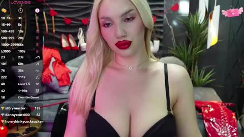 Snapshot of mistress_darsy chatting on February 2025 12:03:02 PM Darsy online show from February 2025 12:03:02 PM