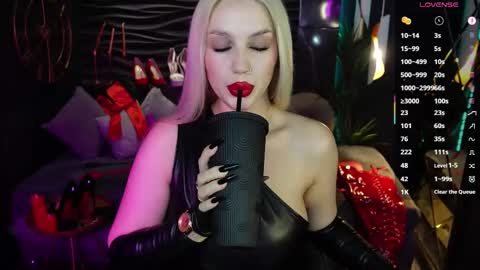 Snapshot of mistress_darsy chatting on February 2025 12:14:02 PM Darsy online show from February 2025 12:14:02 PM