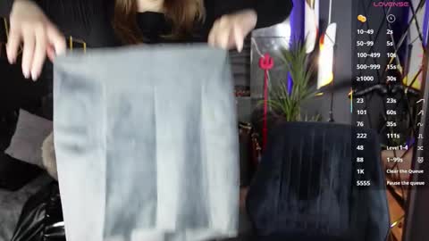 Snapshot of mistress_darsy chatting on September 2025 02:10:01 PM Darsy online show from September 2025 02:10:01 PM