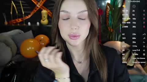 Snapshot of mistress_darsy chatting on November 2025 06:05:01 AM Darsy online show from November 2025 06:05:01 AM