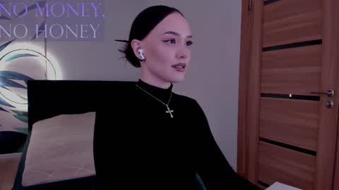 Snapshot of mistress_mialibra chatting on December 2025 10:48:02 PM Mistress Mia online show from December 2025 10:48:02 PM